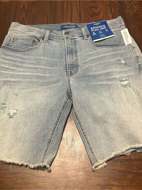 Arizona Jean Company Light Wash Distressed Men’s Denim Shorts